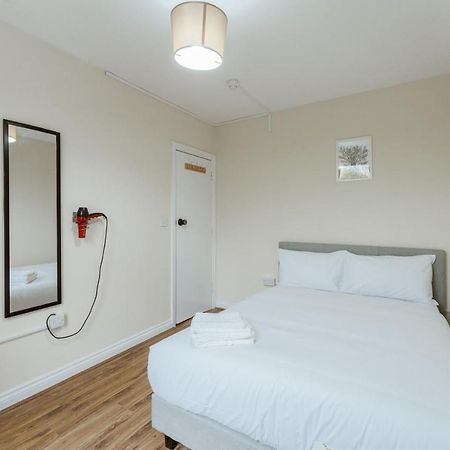 Mile End Rooms 57A London Exterior photo