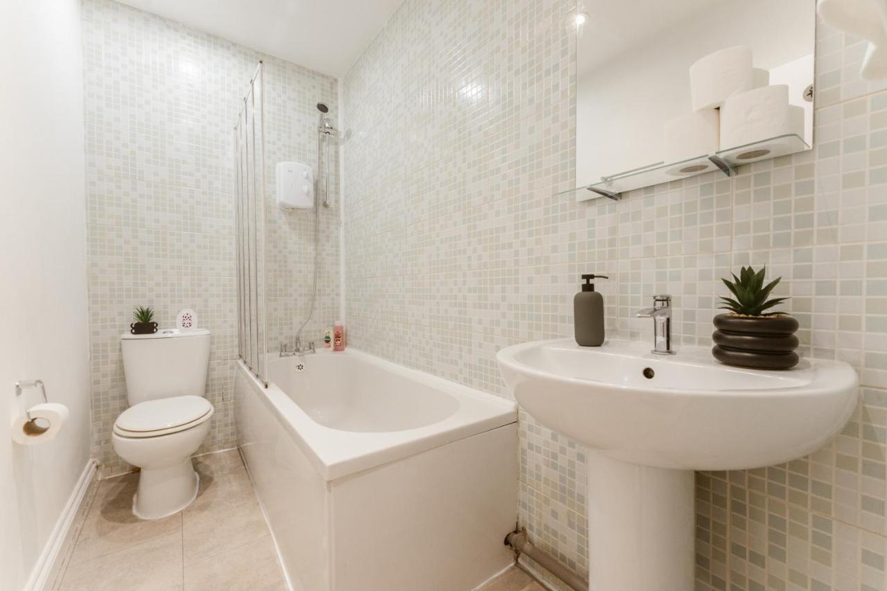 Mile End Rooms 57A London Exterior photo
