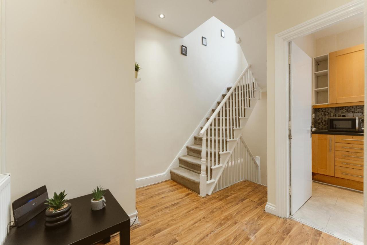 Mile End Rooms 57A London Exterior photo