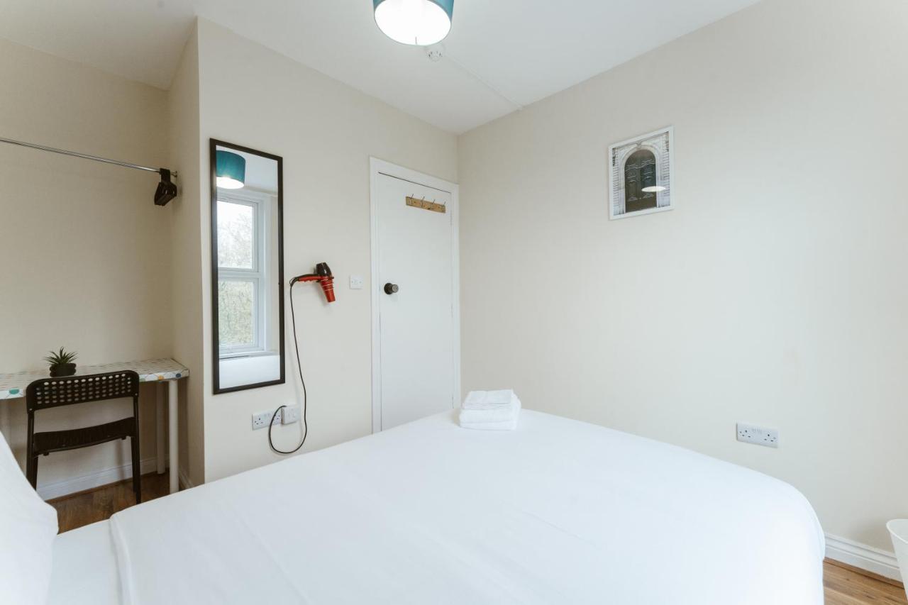 Mile End Rooms 57A London Exterior photo