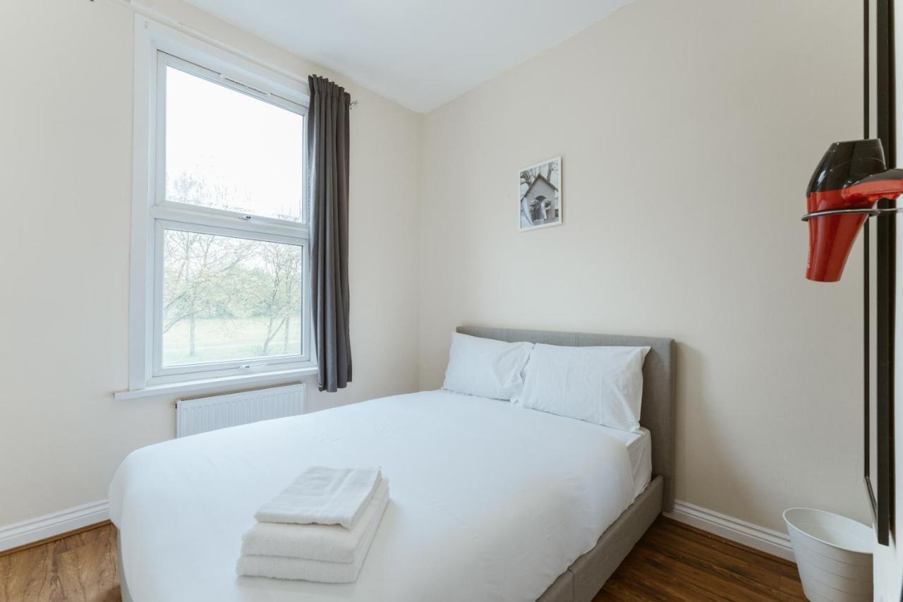 Mile End Rooms 57A London Exterior photo