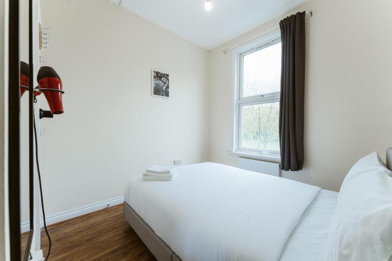 Mile End Rooms 57A London Exterior photo