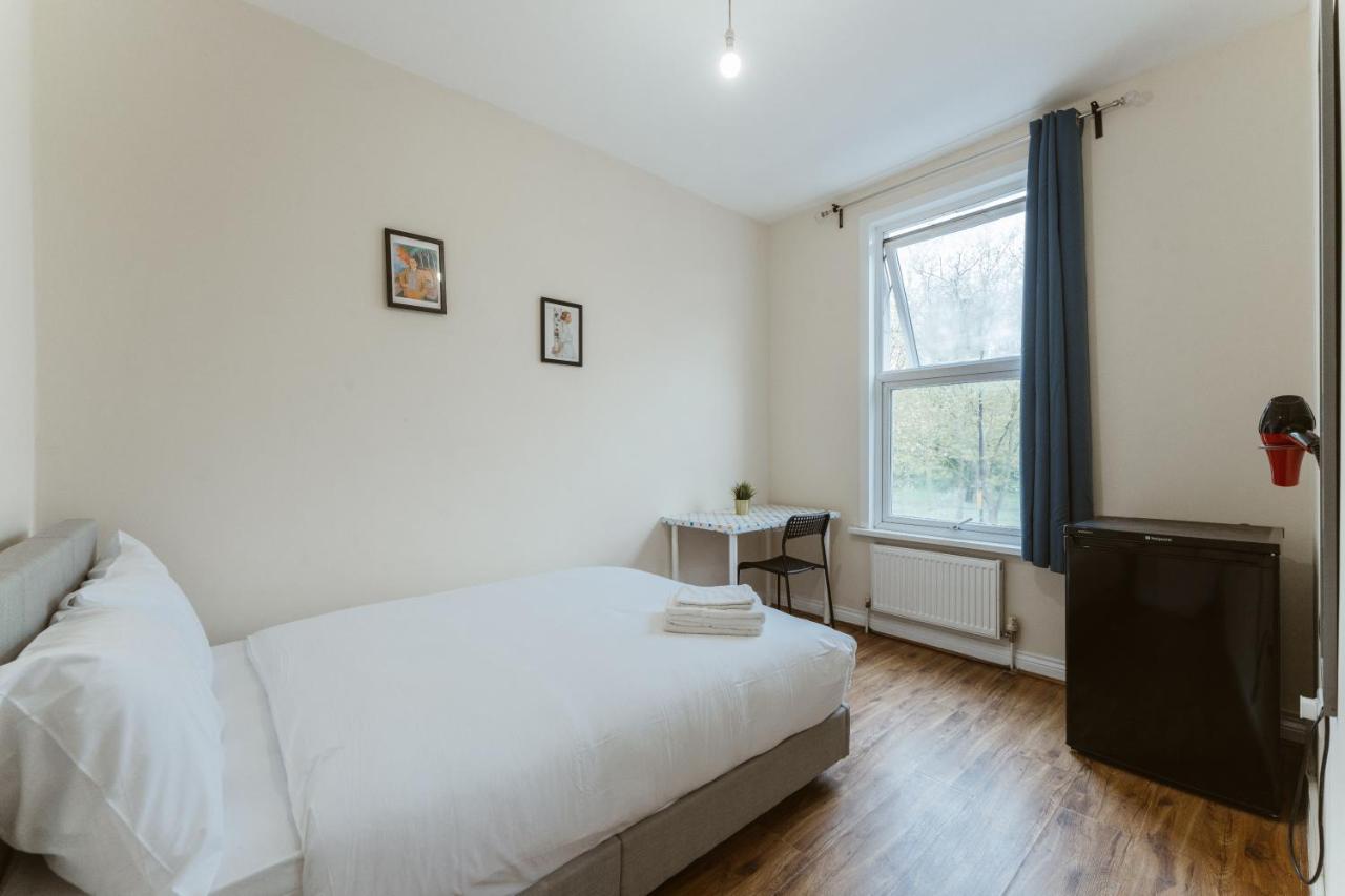 Mile End Rooms 57A London Exterior photo